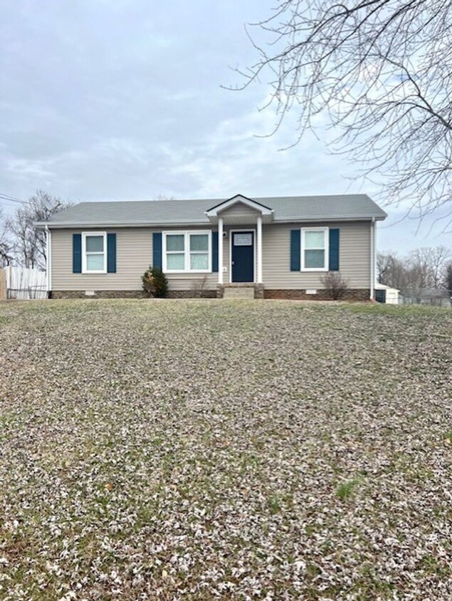 Primary Photo - AVAILABLE March 1st! 3 Bedroom, 2 Bath Hom...