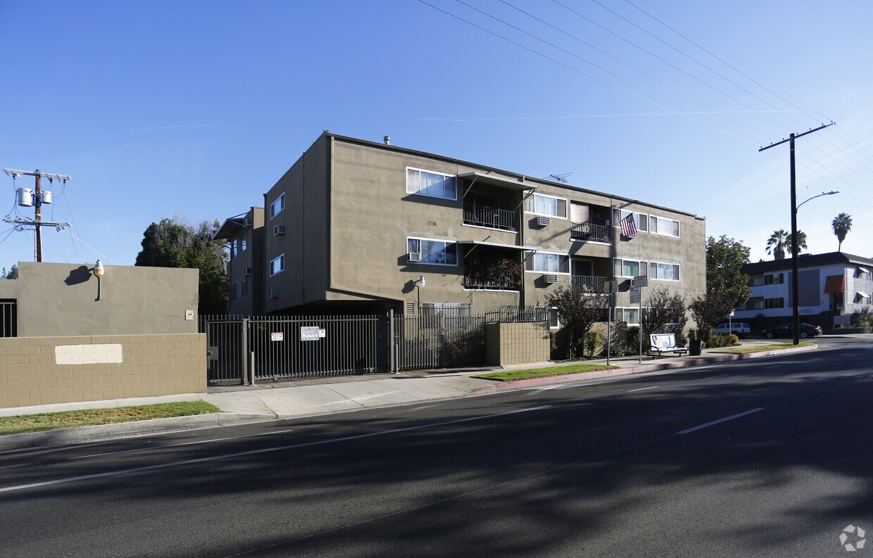 Radford Apartments Apartments in Valley Village, CA