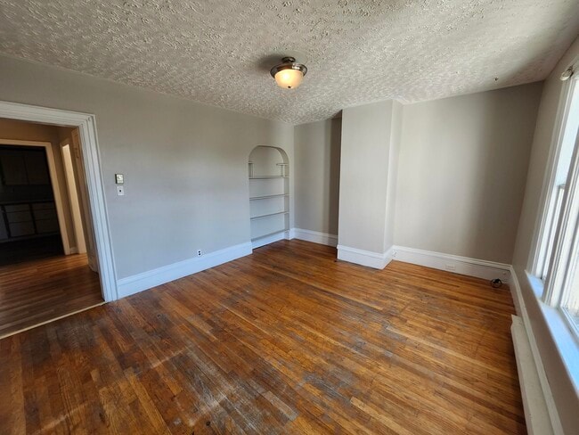 Building Photo - 343 Prince St