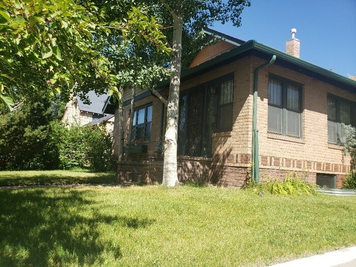 Primary Photo - 400 W Pershing Blvd