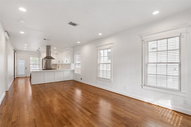 Foto del edificio - 1223 Rutland St