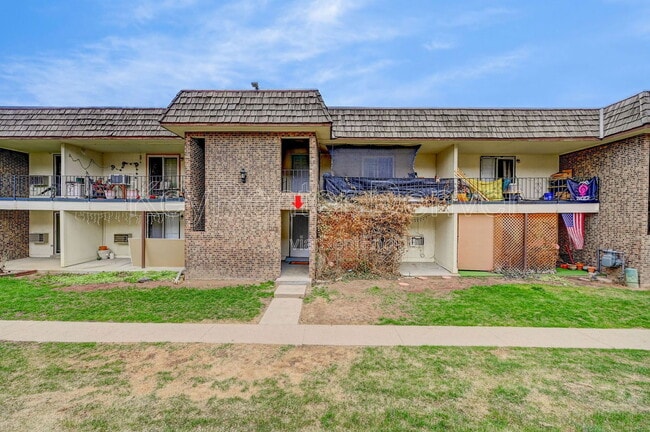 Building Photo - 4565 S Lowell Blvd
