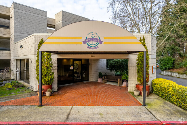 Entrance - Waverly Yacht Club Condos