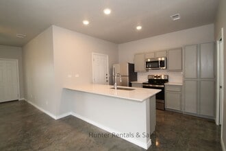 Building Photo - 308 Lowes Blvd