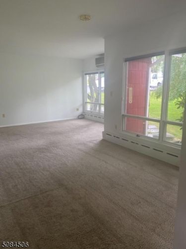 Foto del edificio - 160 Main St