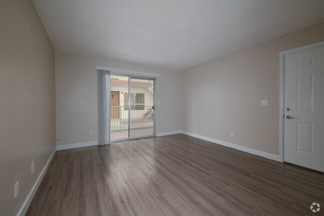 1BR, 1BA - 600SF - Living Room - Latitude 32 Apartments