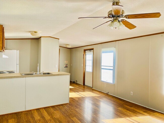 Foto del edificio - Cute 2 bed/1 bath mobile home in Opelousas