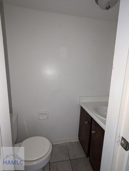 Building Photo - 817 Lesa St