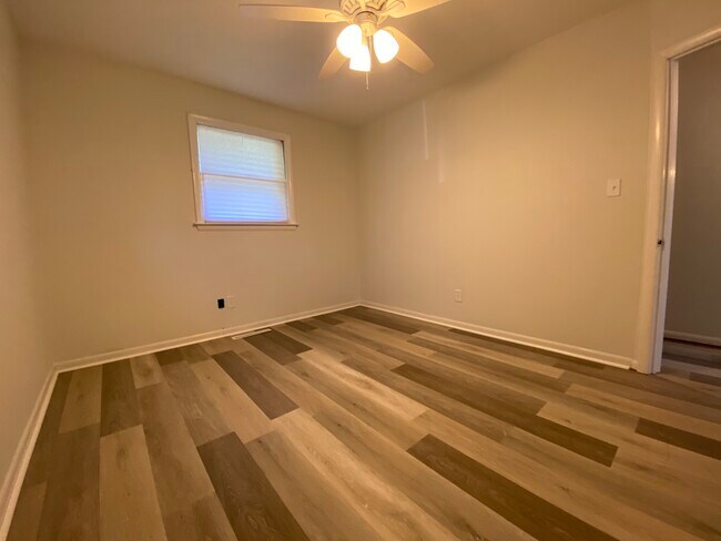 Bedroom 2 - 2204 E Huntington Dr