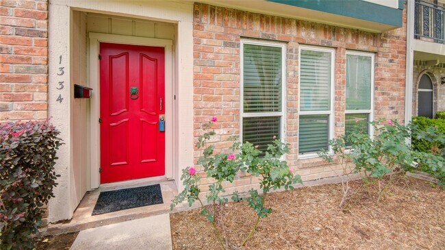 Building Photo - 1334 Country Pl Dr