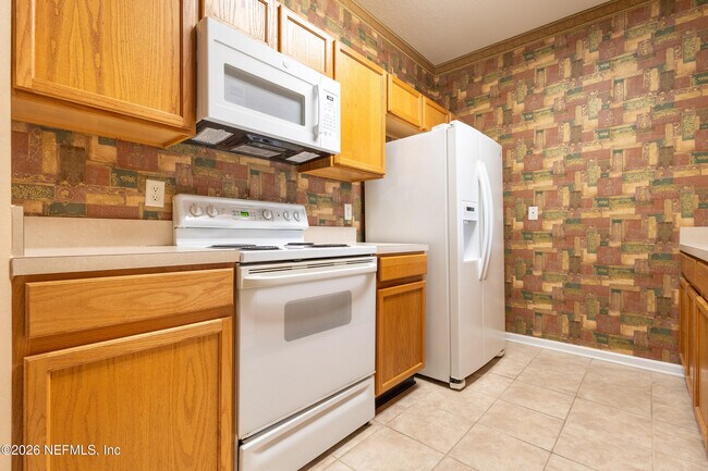 Foto del edificio - 7990 Baymeadows Cir E