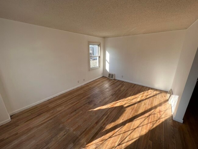 Building Photo - 21041 Eastwood Blvd