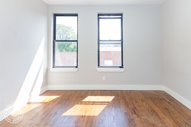 Building Photo - 908 Bushwick Ave