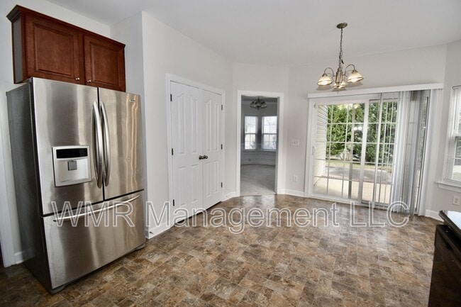 Foto del edificio - 517 Dock Side Ln NW
