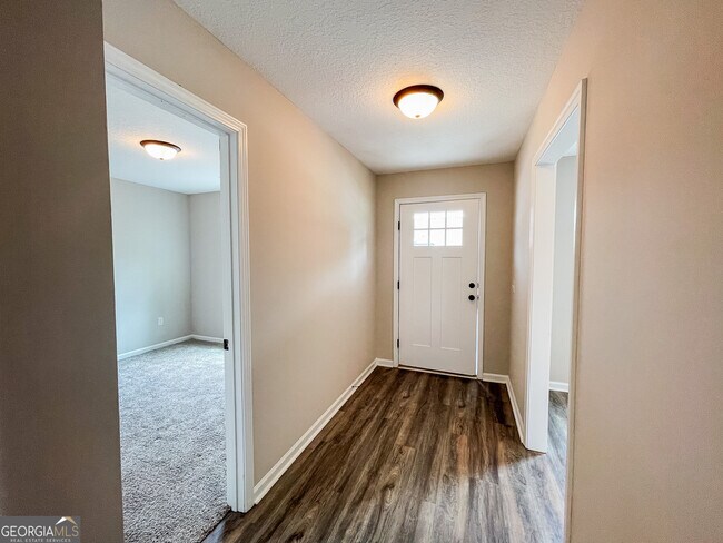 Foto del edificio - 546 Deerchase Ct