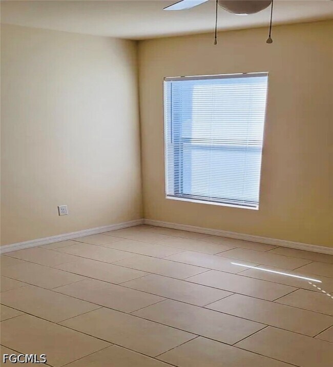 Building Photo - 4540 SW 8th Ct