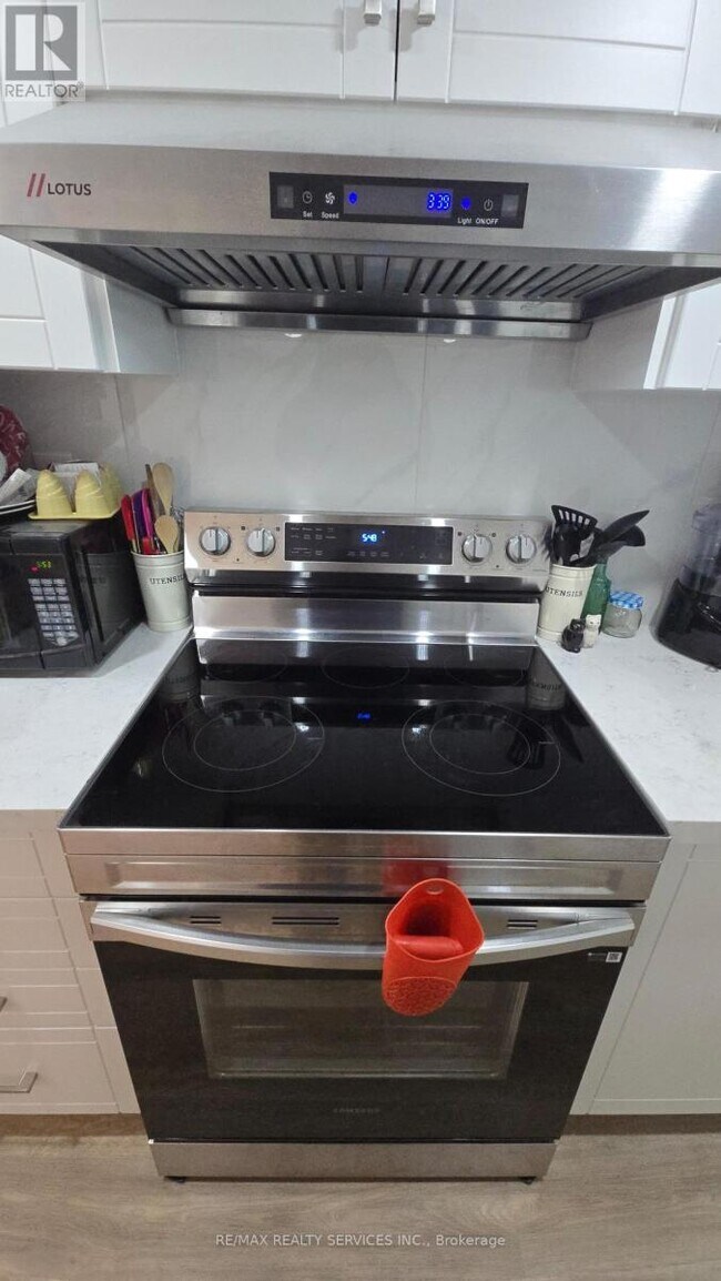 Building Photo - 920 Tartan Ct