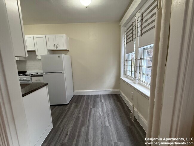 Foto del edificio - 165 Park Dr