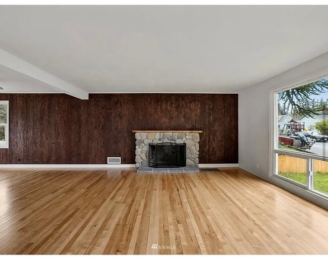 Upstairs living room - 1011 Olympic Ave