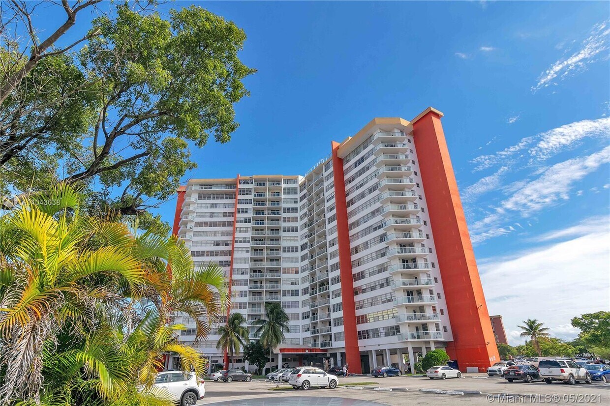 1351 NE Miami Gardens Dr Unit 1515E, North Miami Beach, FL 33179 Condo for Rent in North Miami