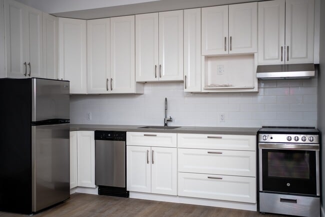 Building Photo - 841 Grenon Ave