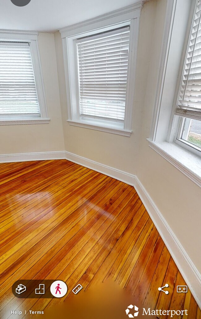 Foto del edificio - 14 Mount Hood Rd