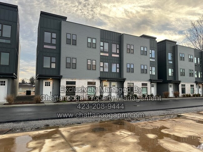 Building Photo - 7175 Gdn Grv Wy