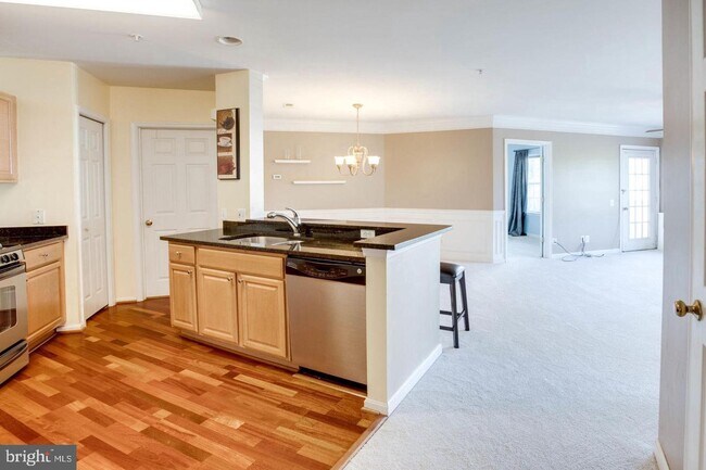 Foto del edificio - 12451 Hayes Ct