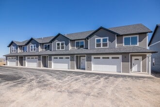 Building Photo - 2298 Deerfield Ln