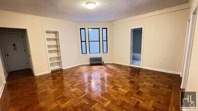 Building Photo - 2 Bedroom 1 Bath Apartment In Midtown $5,8...