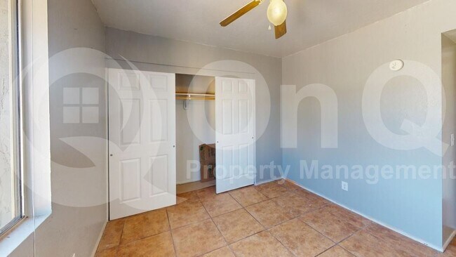 Foto del edificio - 812 S Langley Ave