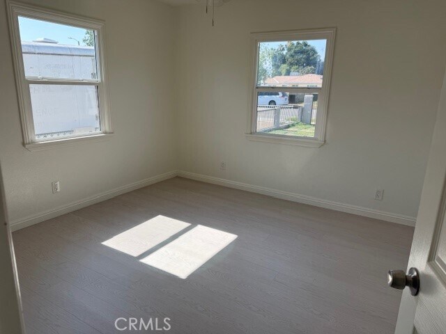 Foto del edificio - 315 W Belmont St