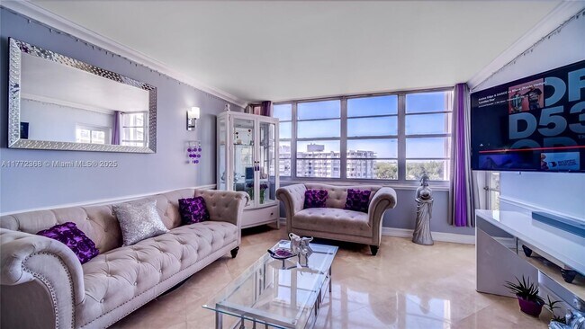 Building Photo - 1351 NE Miami Gardens Dr