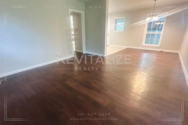 Foto del edificio - $0 Deposit! 3 Bed/1 Bath Home in Mobile!!
