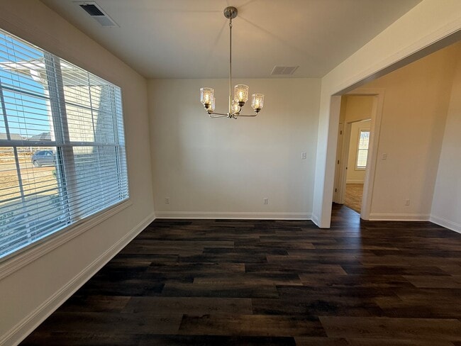 Building Photo - 7436 Newbury Dr