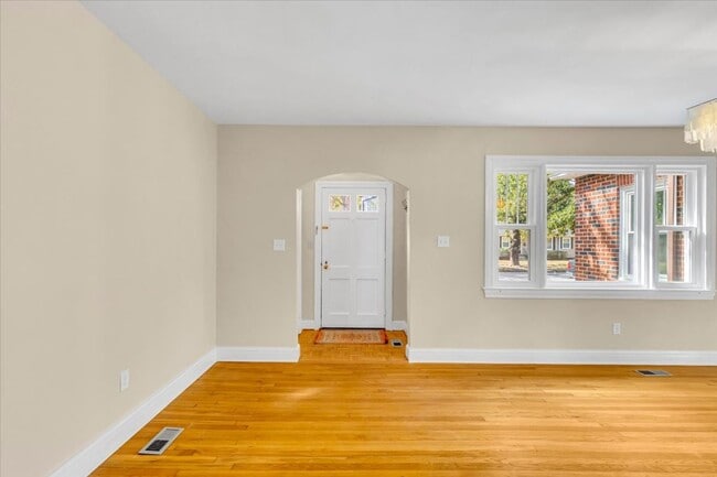 Building Photo - 308 E 55th St