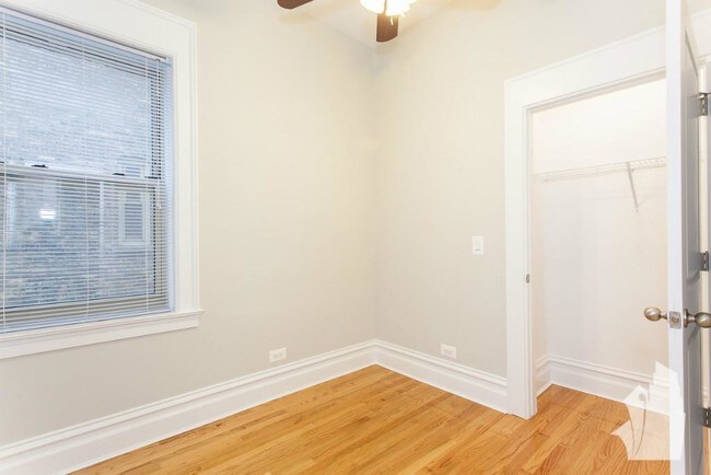 Foto del edificio - 847 W Wellington Ave