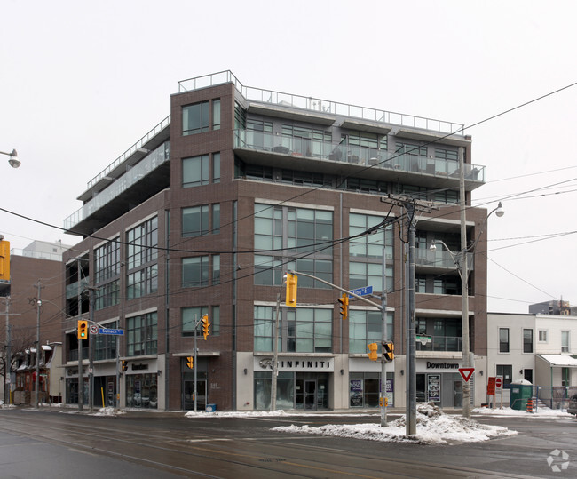 Primary Photo - 549 King St E