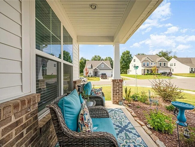 Building Photo - Earn Wealth While Leasing - Like a Homeown...