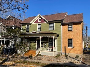 Building Photo - 603 E Ann St