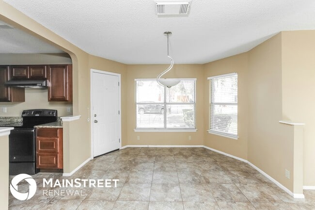 Building Photo - 823 Meadow Stone