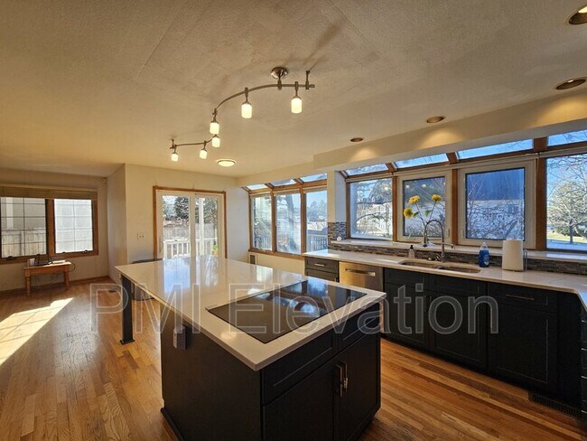 Foto del edificio - 3205 S Tulare Ct