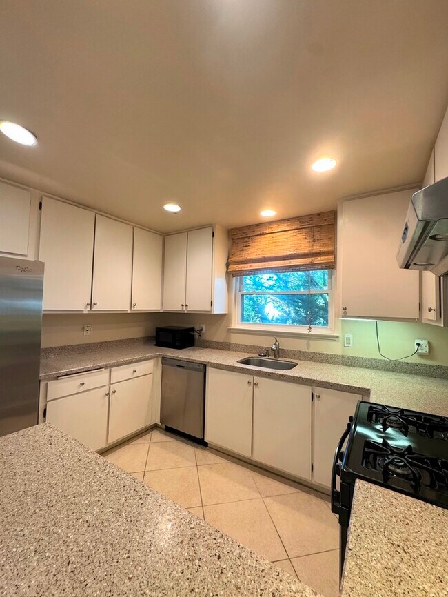 Foto del edificio - Charming , Spacious House for Rent in Rocklin