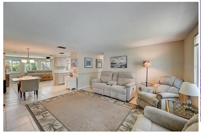 Foto del edificio - 646 Circlewood Dr