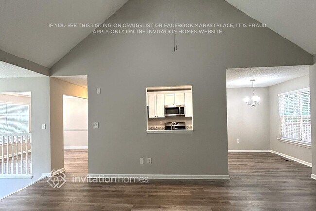 Building Photo - 5726 Graceland Dr SW