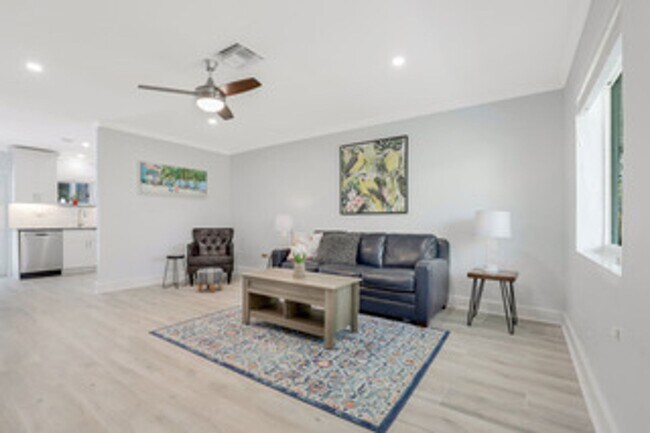 Foto del edificio - ** NO HOA SO YOU CAN MOVE IN QUICKLY **  *...