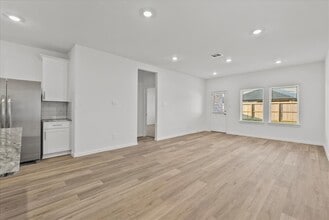 Building Photo - 3930 El Vaquero Ct