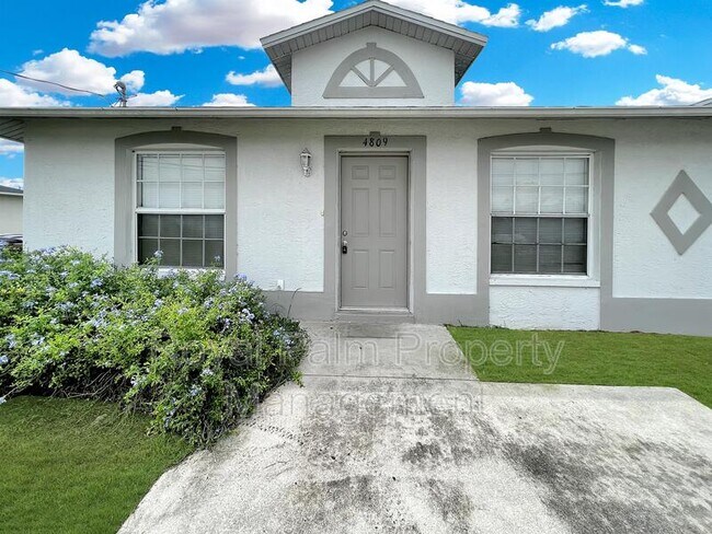 Foto del edificio - 4809 Leonard Blvd S