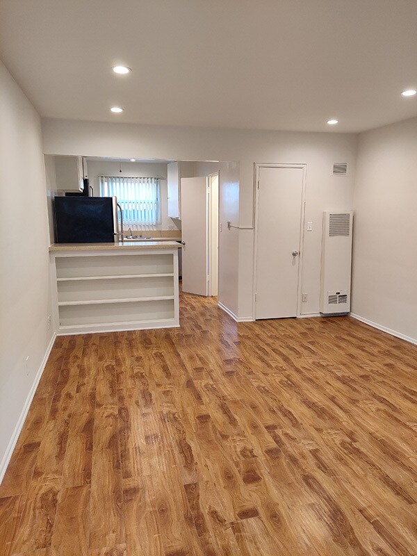 Building Photo - 4321 Ventura Canyon Ave