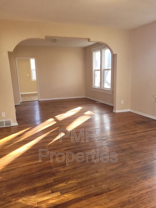 Building Photo - 2711 S 22nd St